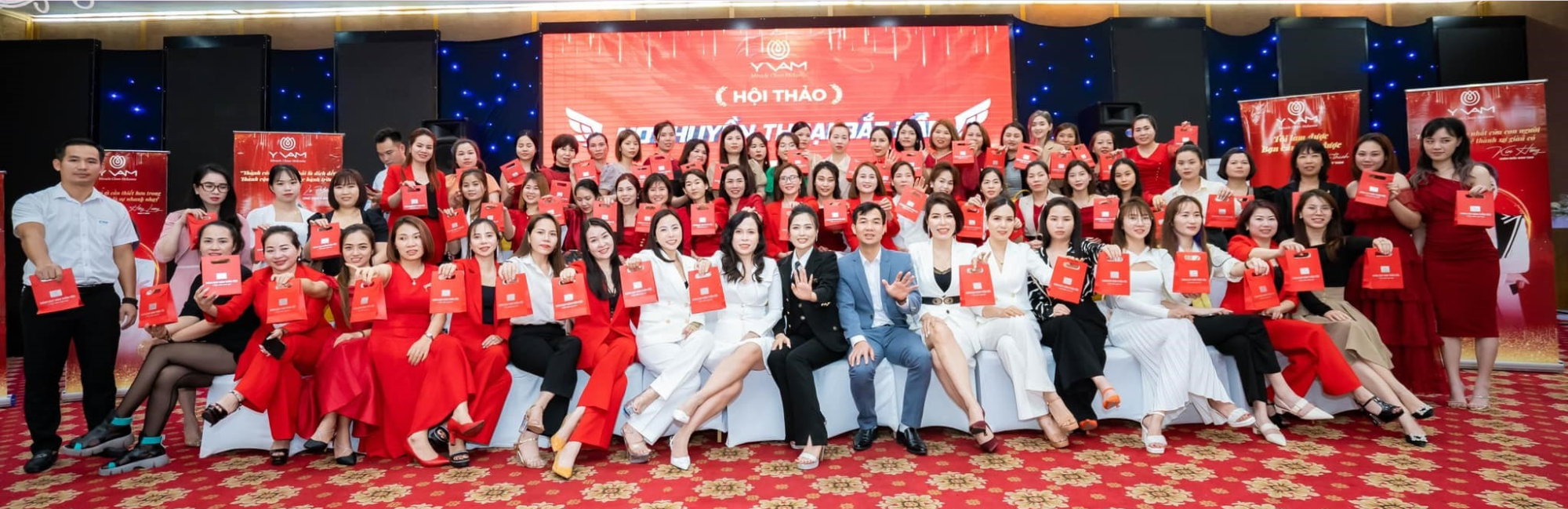 Edana-Yvam-Việt Nam